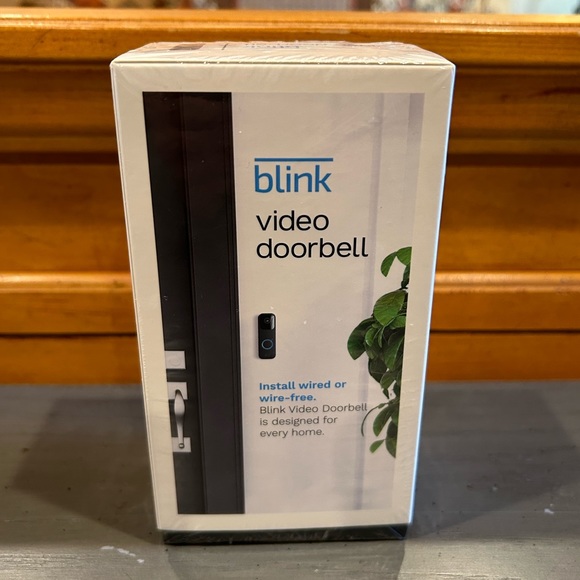 Blink Video Doorbell Two-way audio, HD video, motion & chime app alerts & Alexa - Picture 10 of 12